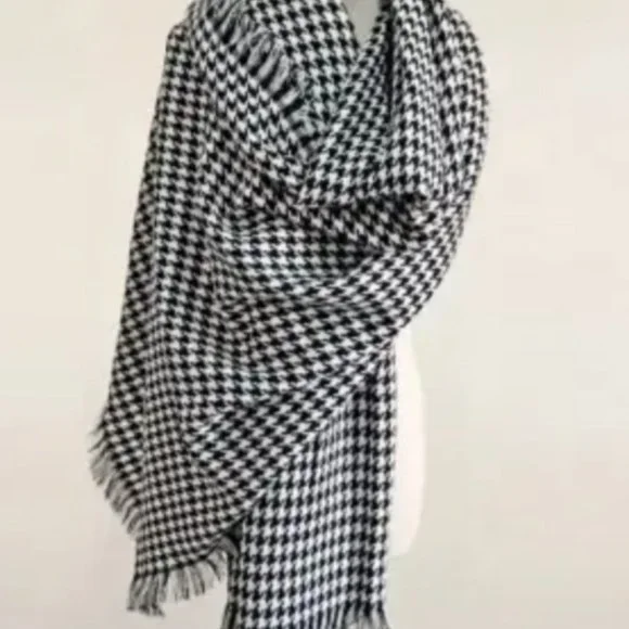 Oversized Pashmina Houndstooth Scarf - Picture 2 of 8